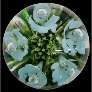 St Clair Paperweight 1983  Flowers Green